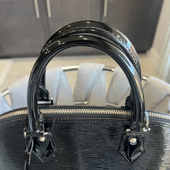Louis Vuitton Alma Electric black MM - Picture 6 of 12